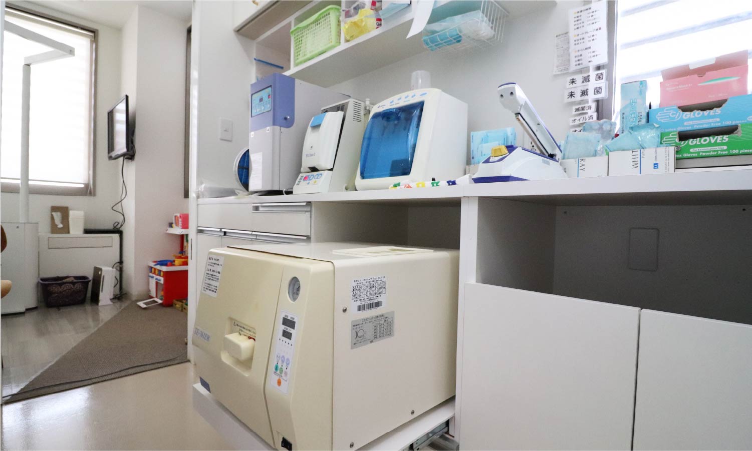 充実した滅菌消毒設備で、患者様ごとに清潔な器具での対応を徹底