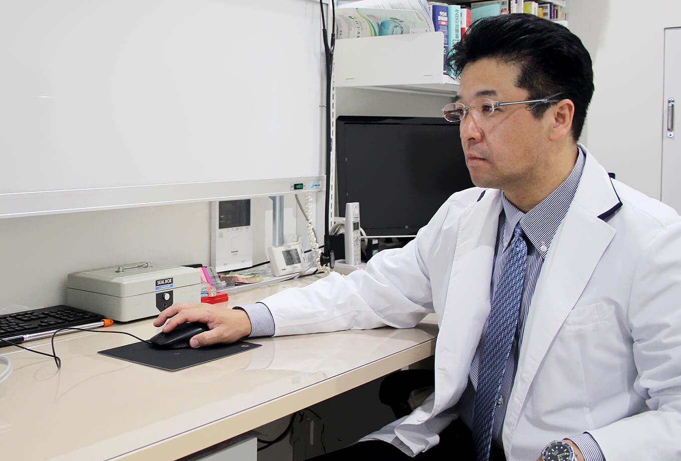 循環器内科・内科・消化器内科の診療を行っております。当院は「抗加齢医学」の専門クリニックでもあり、元気でいる時間を少しでも伸ばす「健康寿命の延伸化」を目標に掲げています。