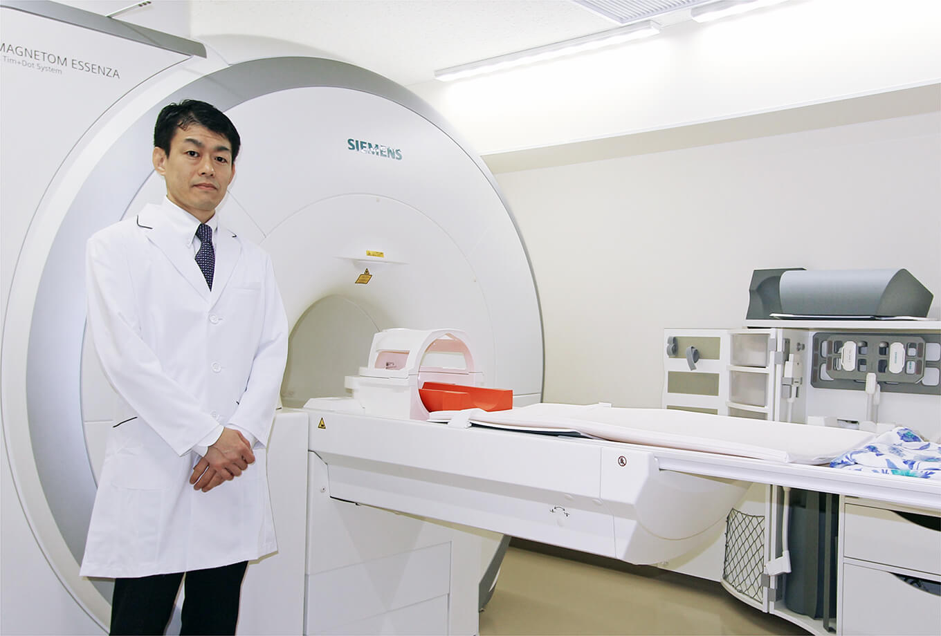 MRI完備。患者さんの負担軽減のため、一般診療から精密検査までワンストップで行います。　