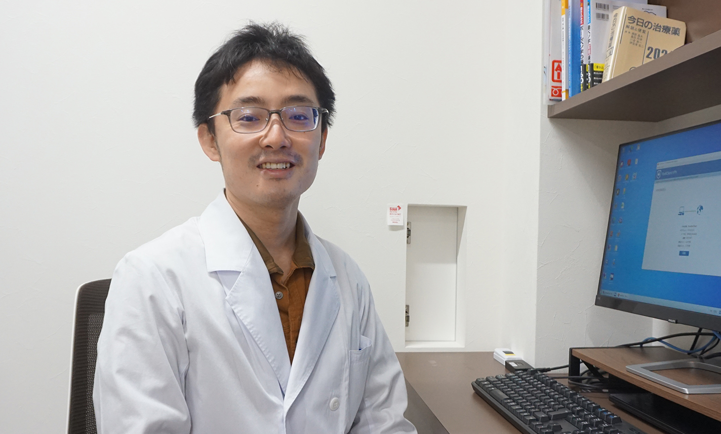 山根クリニックは「地域のホームドクター」として、各種検査や訪問診療など幅広い医療を提供します。