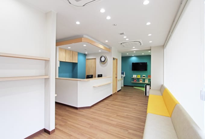 内科・脳神経外科を併設し、地域の皆様の健康をサポートします！ CT・MRI検査にも対応しています。