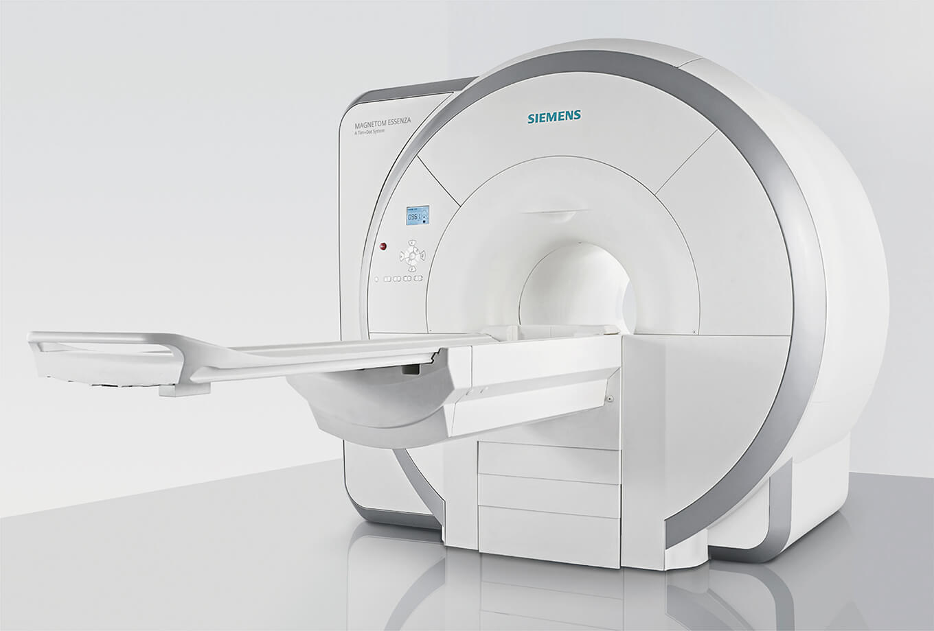 当院では超電導MRIを導入しており、高速でより精細な画像診断が可能となっております。